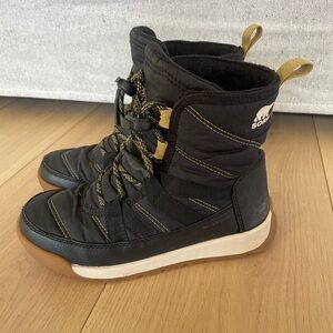 Kids Sorel Boots - Size 1 - Whitney II Short